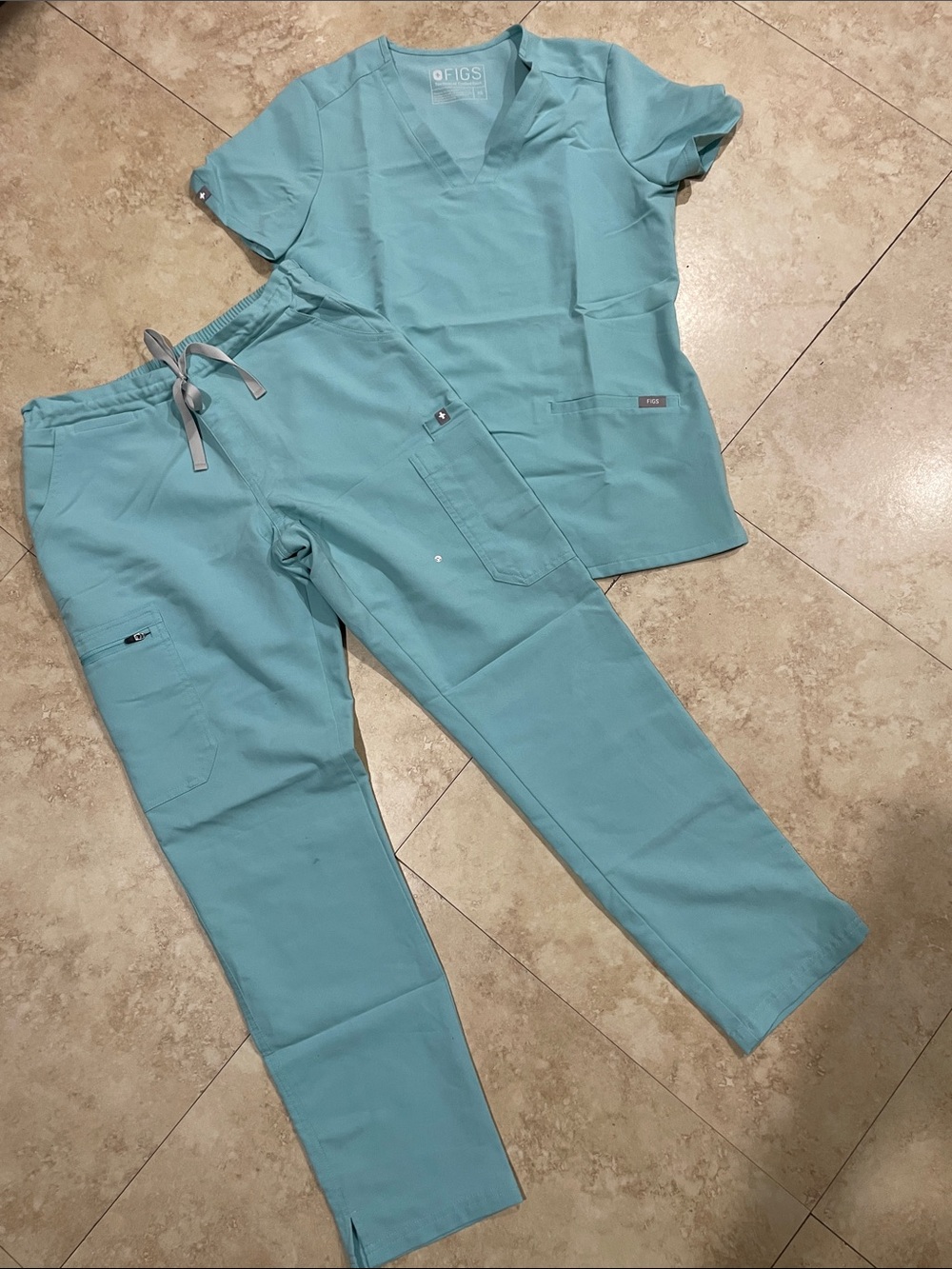 Figs Womens Scrub Set in Teal pants size S/P top size XS